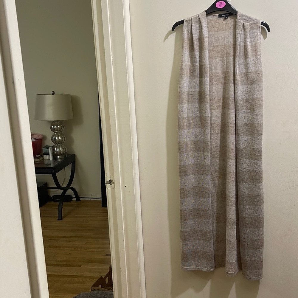 Vest/shrug